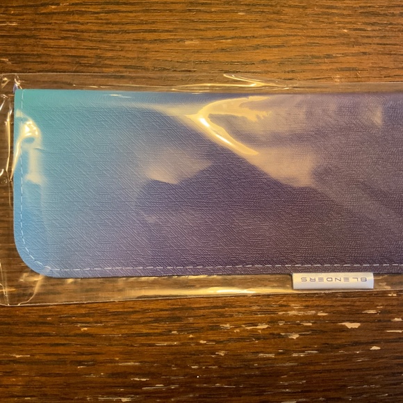 Blenders Purple/Blue Gradient Sunglasses Sleeve Brand New - Picture 2 of 3